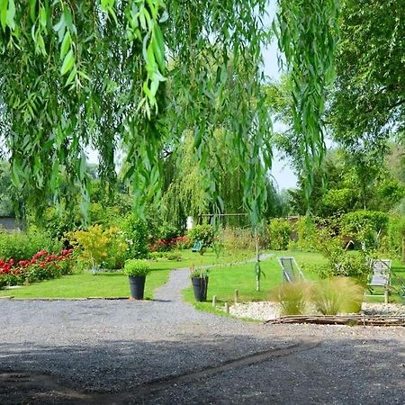 アルク・ラ・バタイユ Cleome Bed & Breakfast エクステリア 写真